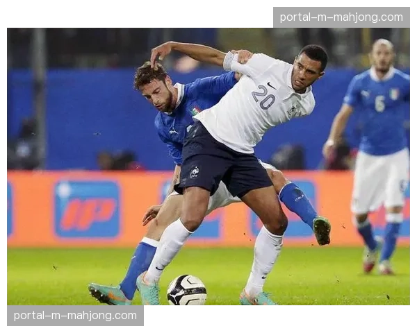 前法国国脚在专栏中写道:“现代足球中,一名中场大师的首要标准已变为驾驭攻防转换的智慧” 前法国国脚在专栏中写道:“现代足球中,一名中场大师的首要标准已变为驾驭攻防转换的智慧”